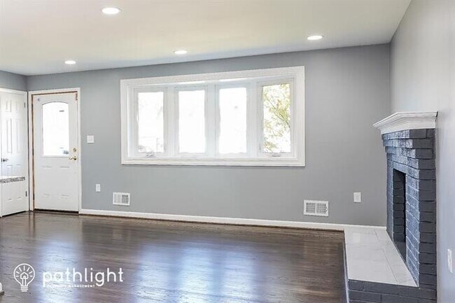 Foto del edificio - 7829 Denton Drive, Clinton, MD, 20735