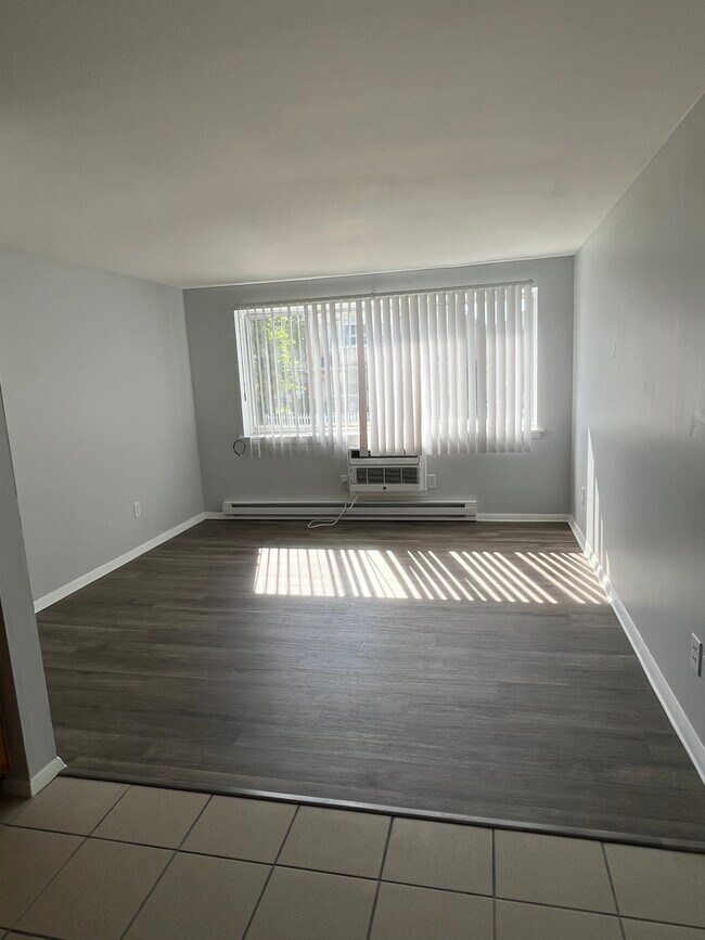 Sala de estar - 512 Chicopee St