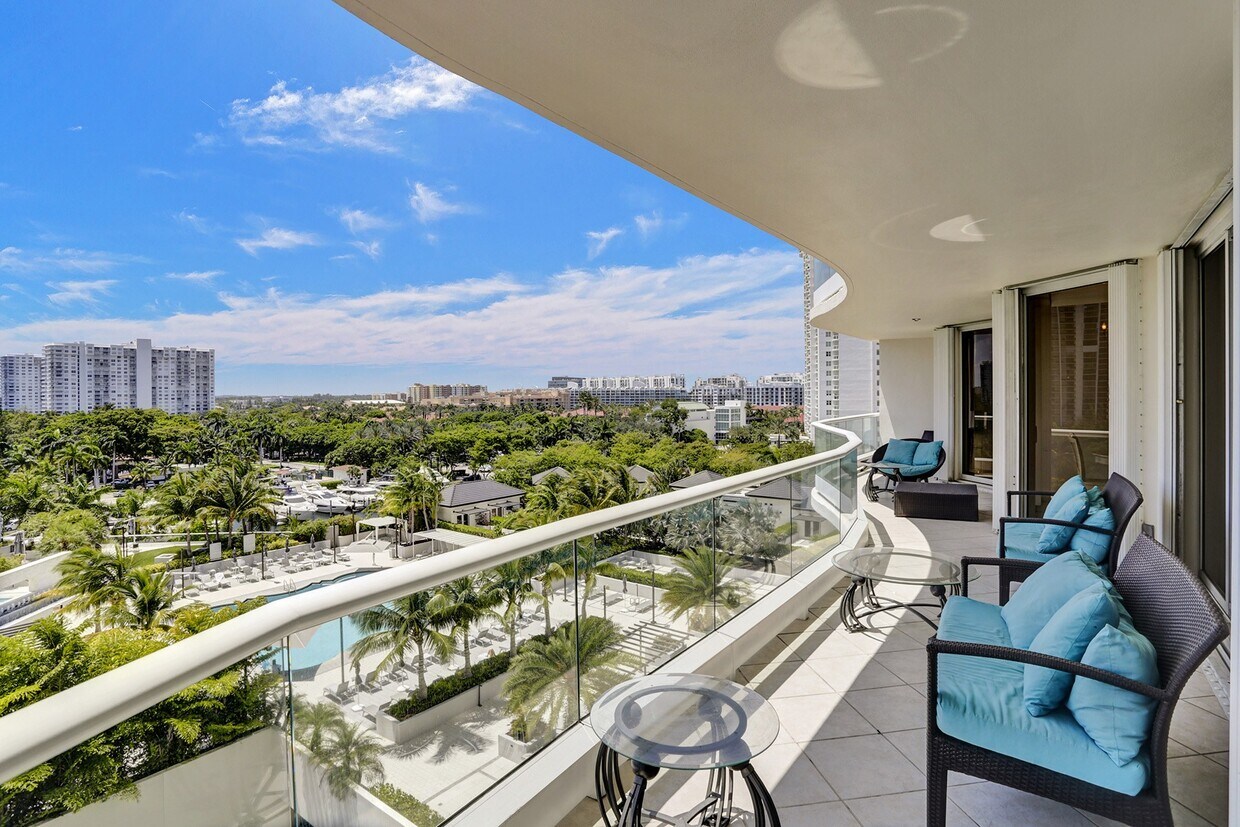 Foto principal - 7000 Island Blvd