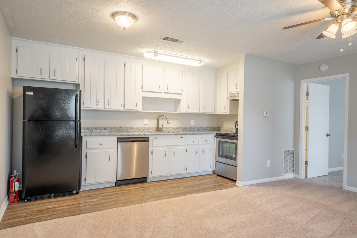 112 Dupree Rd Unit B6, Woodstock, GA 30188 Room for Rent in Woodstock, GA