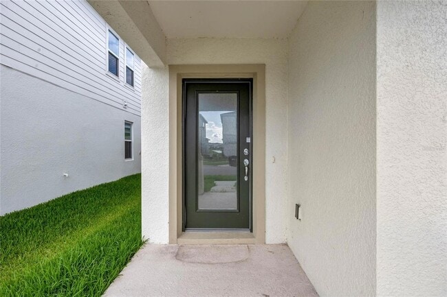 Building Photo - 1917 Summer Serenity Dr