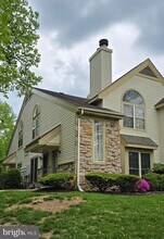 Building Photo - 208 Foxmeadow Dr