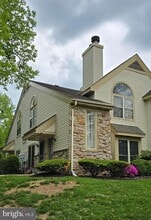 Building Photo - 208 Foxmeadow Dr