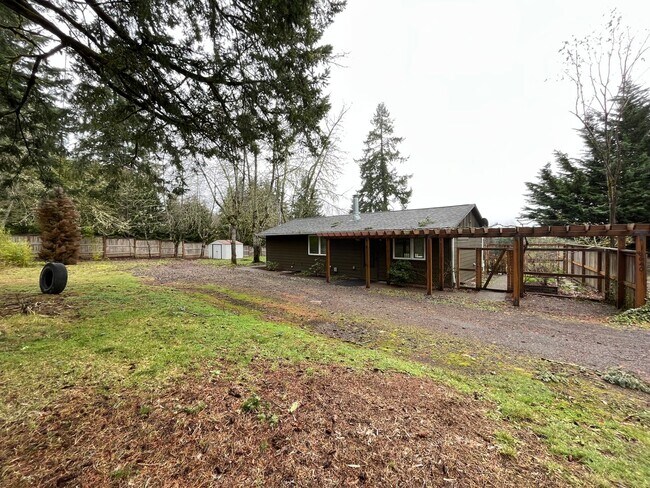 Foto del edificio - 2 Bed 1 Bath House in North Plains!! Recen...