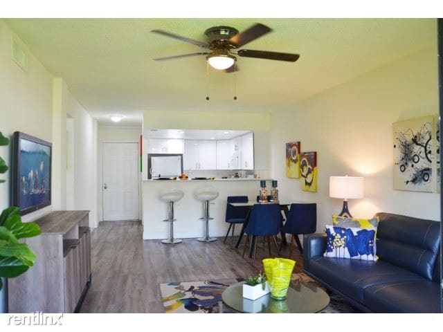 Foto del edificio - Studio, 1 bath  - 19499 NE 10th Ave studio