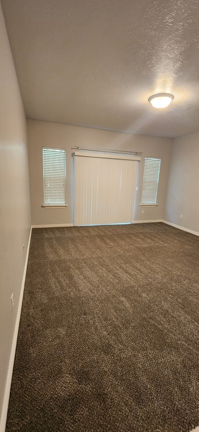 Foto del edificio - 504 N Seven Peaks Blvd