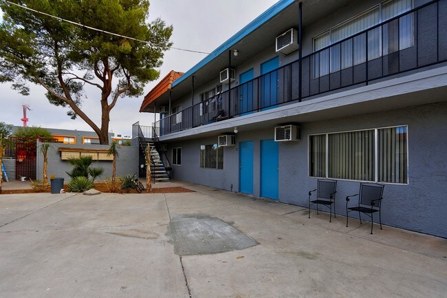 Foto del edificio - 1541 E Harmon Ave