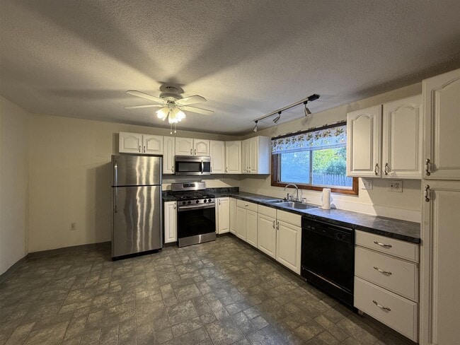 Building Photo - 45 Prescott St