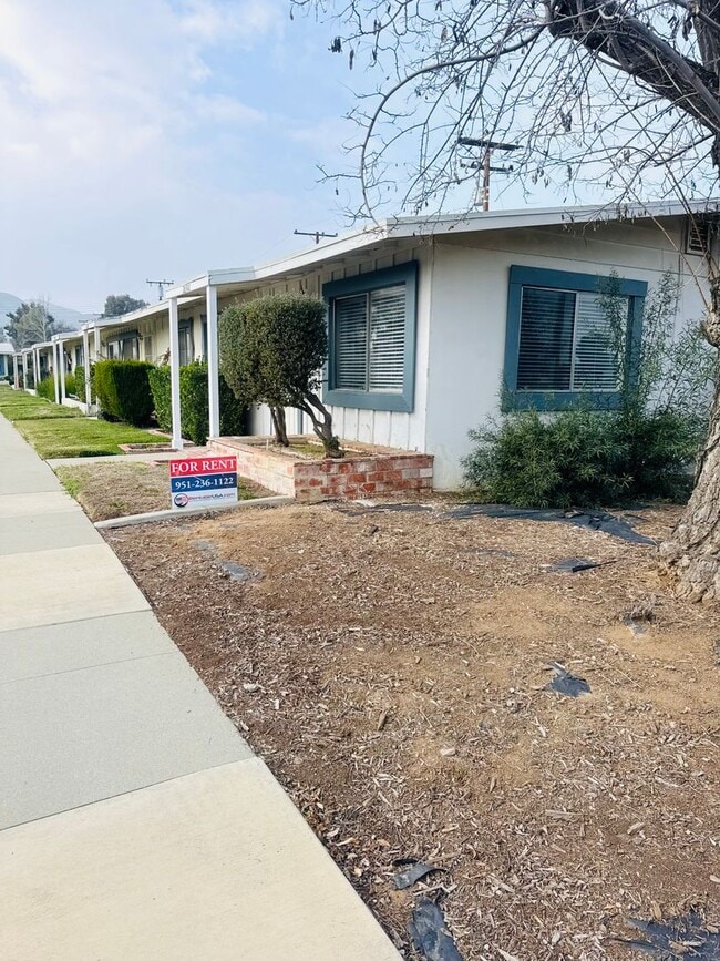 Building Photo - 26300 Cherry Hills Blvd