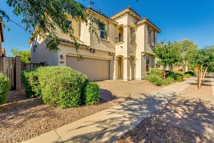 Primary Photo - 3128 E Franklin Ave