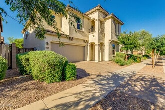 Building Photo - 3128 E Franklin Ave