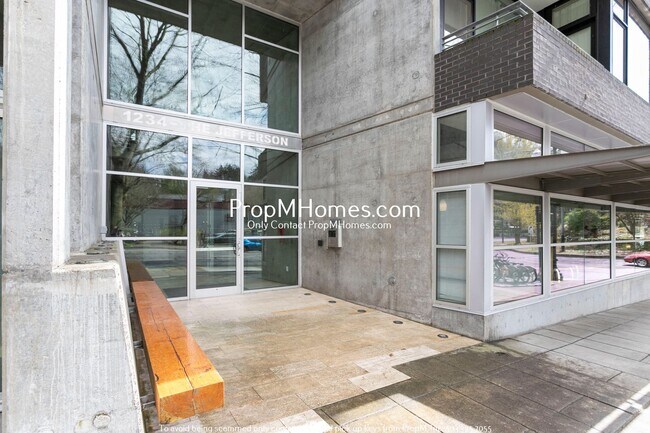 Foto del edificio - Modern Goose Hollow Condo w/ City Views – ...