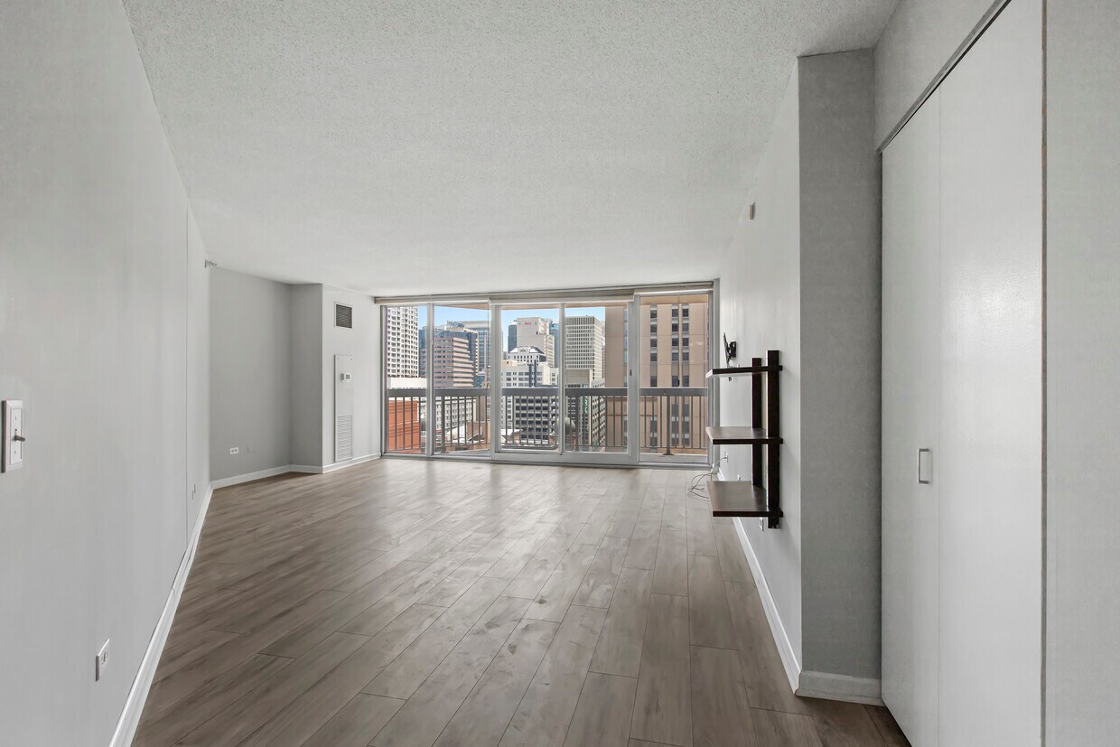 Foto principal - 545 N Dearborn St