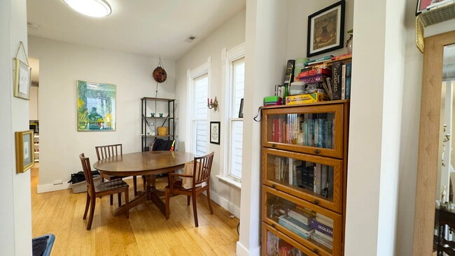 Foto del edificio - 1735 N Fairfield Ave