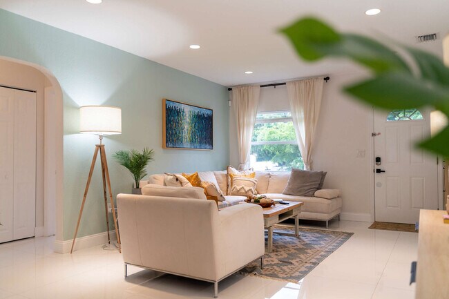 Foto del edificio - 775 NW 44th St