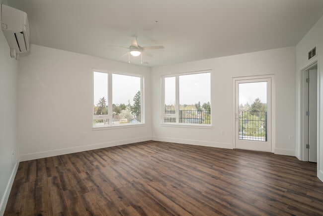 Building Photo - Oliver Station Apartments