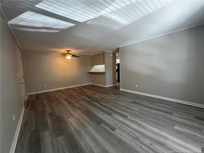 Foto del edificio - 5853 Century Oaks Dr
