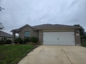 Building Photo - 417 Blooming Trl