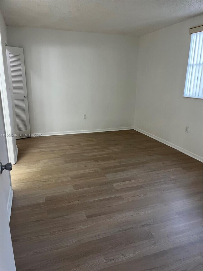 Foto del edificio - 14930 SW 82nd Terrace
