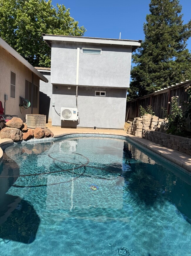 Building Photo - 9504 Heathman Way