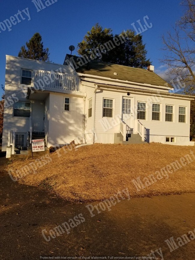 Building Photo - 21 Willow Glen Rd