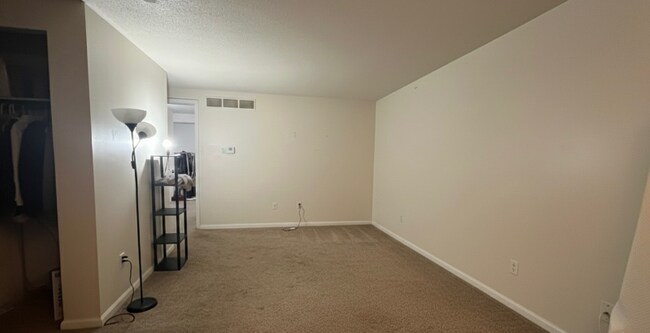 Foto del edificio - 3948 Ridge Lea Rd