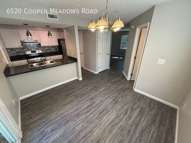 Foto del edificio - 6520 Cooper Meadows Rd