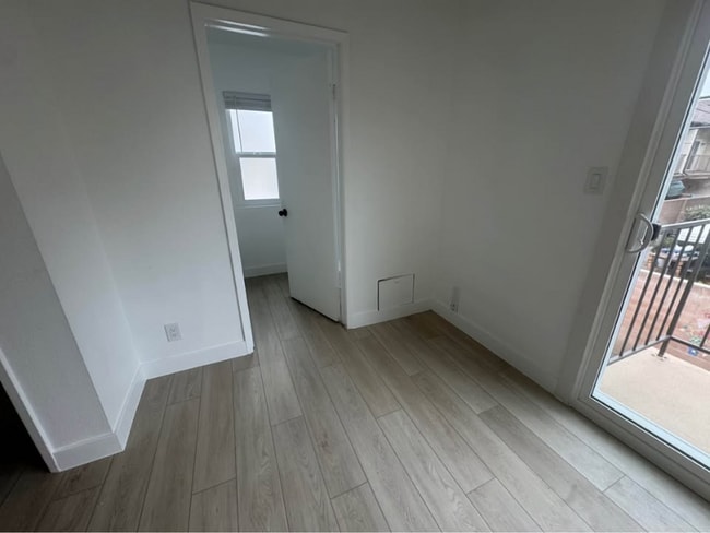 Foto del edificio - 5776 Rostrata Ave