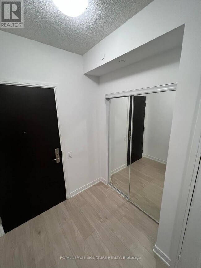 Photo du bâtiment - 8 Nahani Way