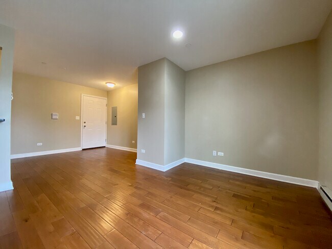 Building Photo - 1363 Cunat Ct