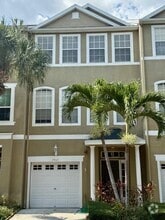 Building Photo - 2947 Pointeview Dr