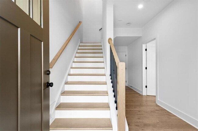 Foto del edificio - 3376 Macaiva Aly