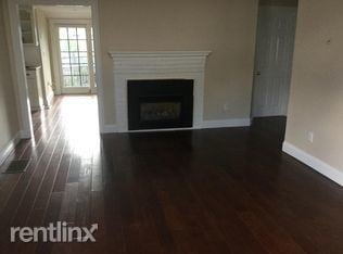 Building Photo - 14 Whiton Ave