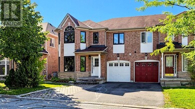 Building Photo - 186 Wainscot Ave