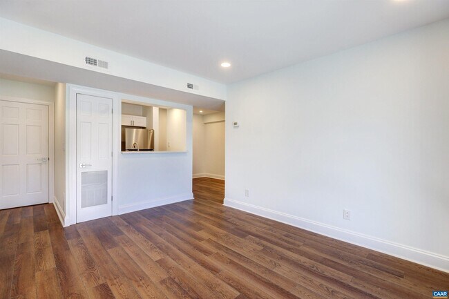 Foto del edificio - 1243 Cedars Ct