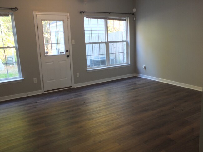 Foto del edificio - 10549 Mountain Gate Way