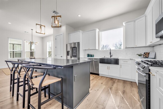 Foto del edificio - 724 E 33rd St