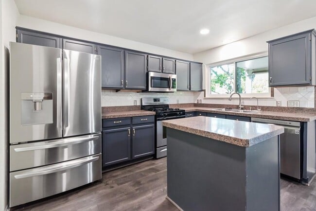 Building Photo - 1305 Cedar Brook Dr