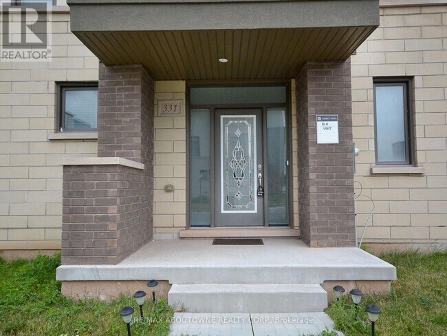 Photo du bâtiment - 331 Squire Cres