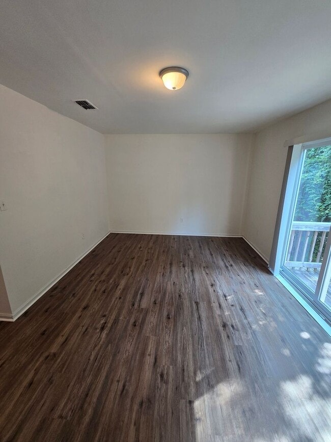 Building Photo - Prince George Commons Townhomes