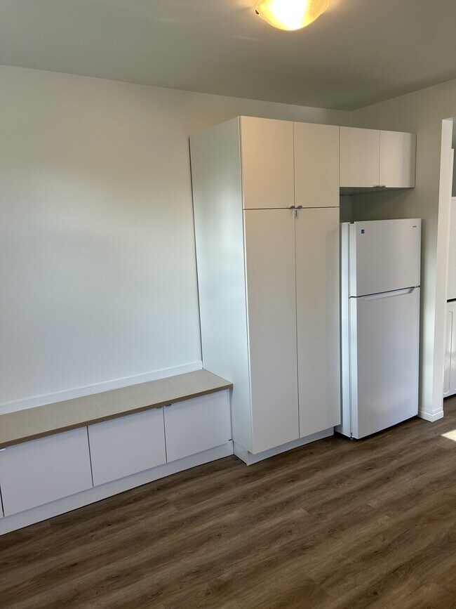 Photo du bâtiment - 11425-11467 67 St NW