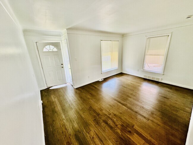 Foto del edificio - 15692 Manning St