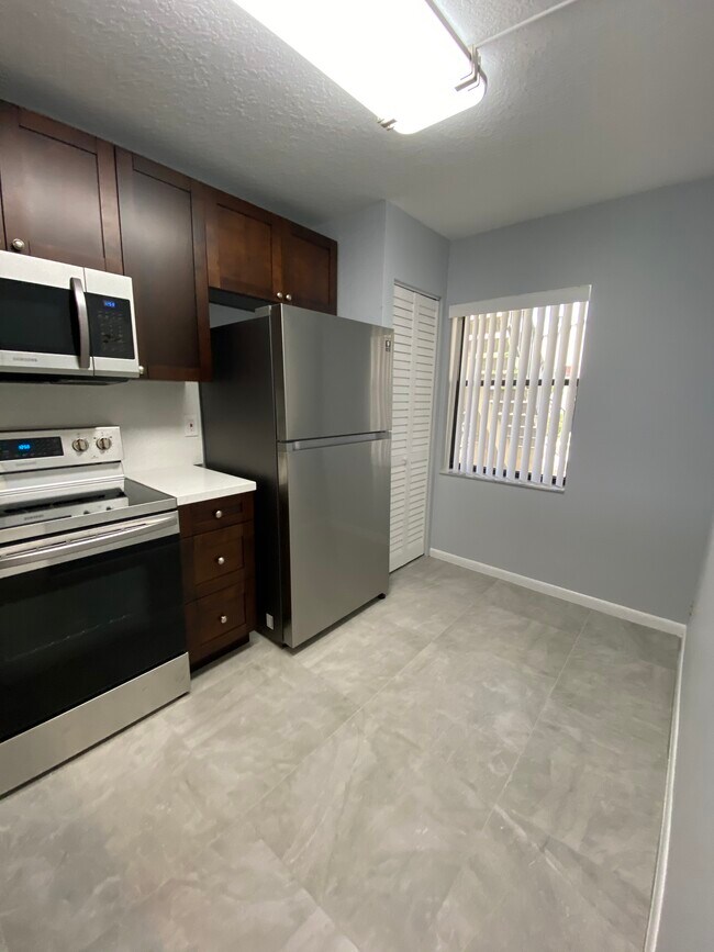 Kitchen - 11340 Taft St