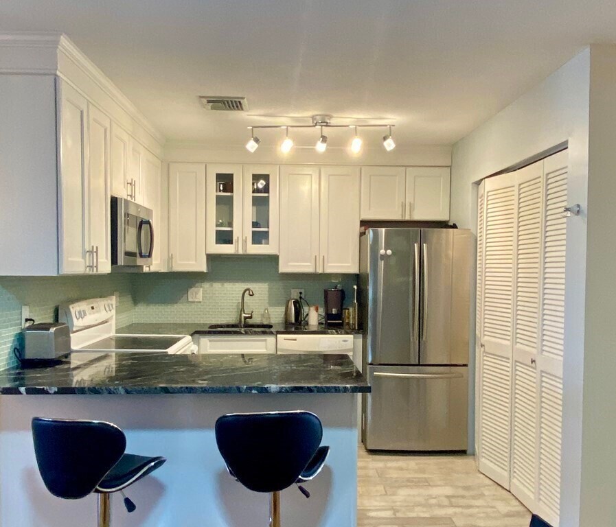 622 Boston Ave Unit E8, Medford, MA 02155 Room for Rent in Medford