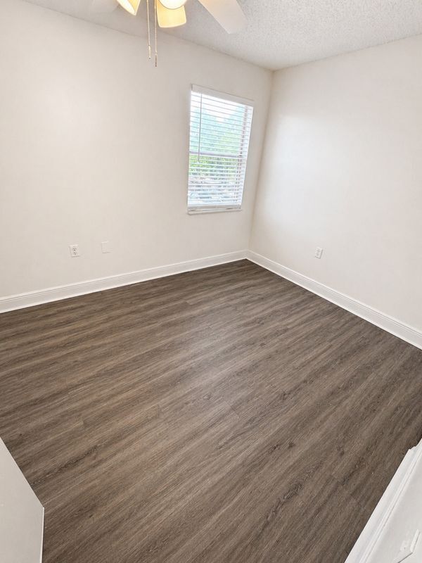 Building Photo - 1181-1181 BENTLEY ROAD, 1
