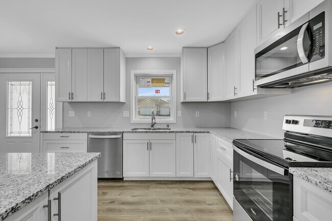 Building Photo - 980 Acacia Dr