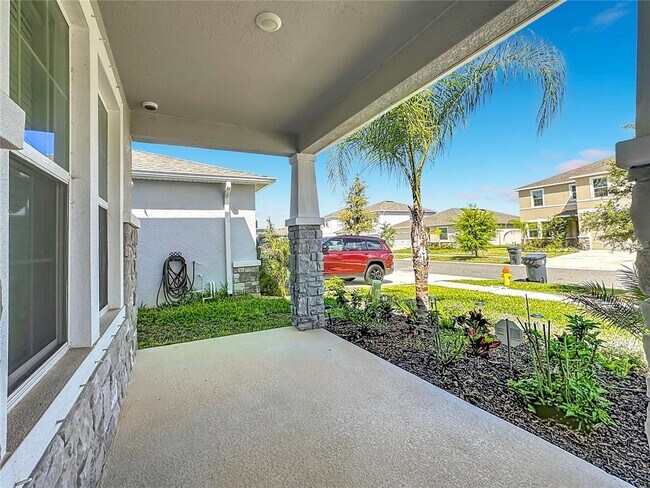 Building Photo - 13071 Brookside Moss Dr