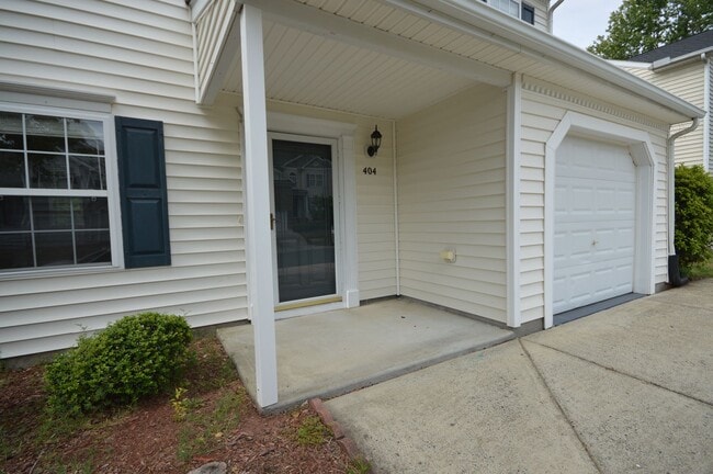 Photo - 404 Hanson Rd House