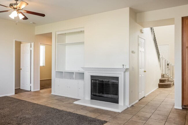 Foto del edificio - 52 Ivory Ave