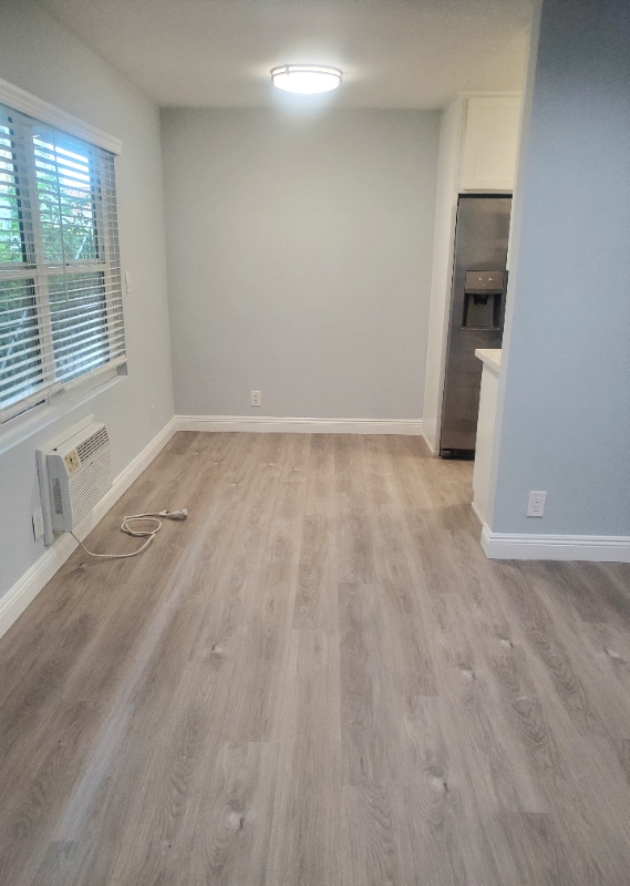 Building Photo - 8616 Holloway Dr